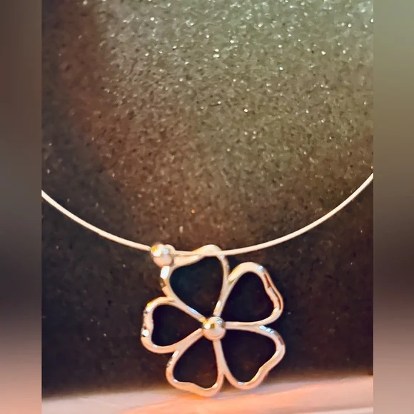 Lia Sophia Silver Clover Pendant Choker Necklace, EUC - Picture 8 of 8